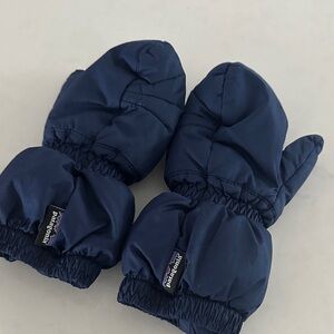 Patagonia Kids Dark Blue Puff Mittens